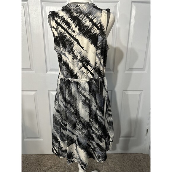 Vera Wang Black & White Sleeveless Art Stripe Dress - Size M Flowy Sheer Layered - Picture 4 of 11